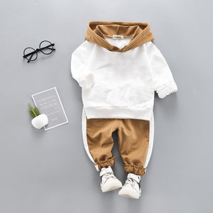 2 teiliges Set Hose + Hoodie für Neugeborene Baby-Jungen-Kleidung 2-teiliges Set (6-24 Monate)