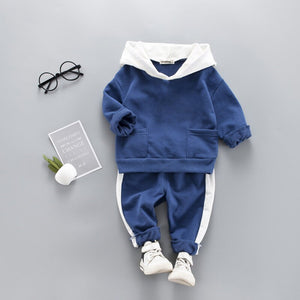 2 teiliges Set Hose + Hoodie für Neugeborene Baby-Jungen-Kleidung 2-teiliges Set (6-24 Monate)